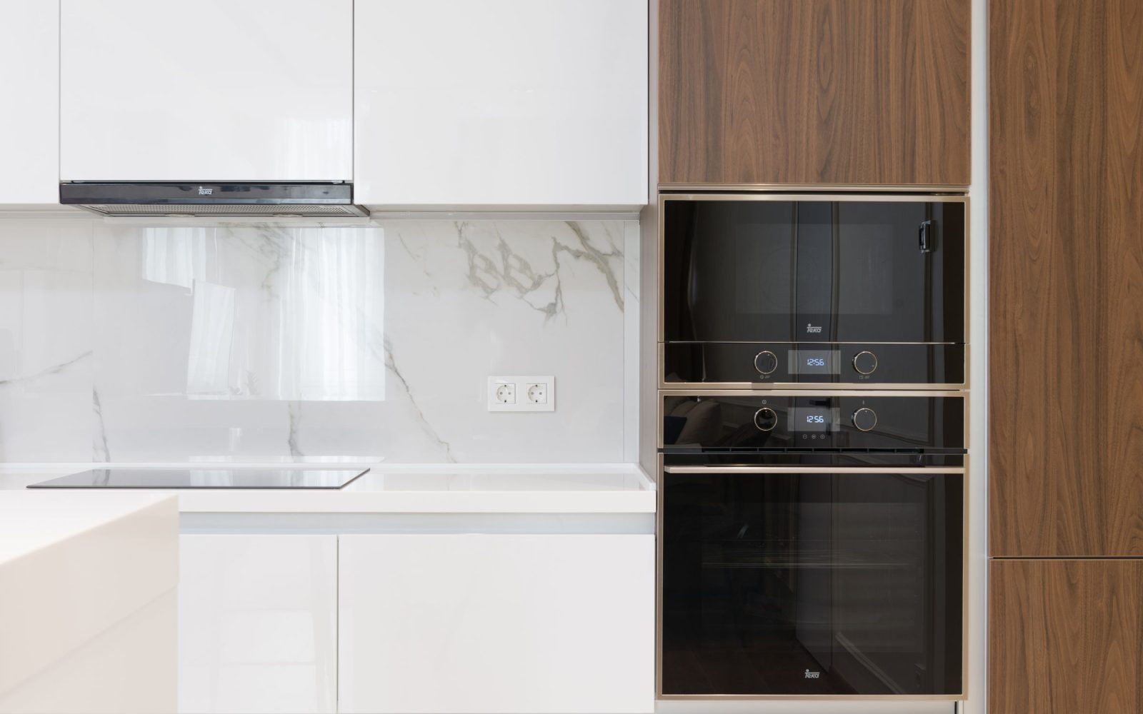 Microwave Repair Dallas &ndash; Microwave repair Dallas service on an over-the-range microwave